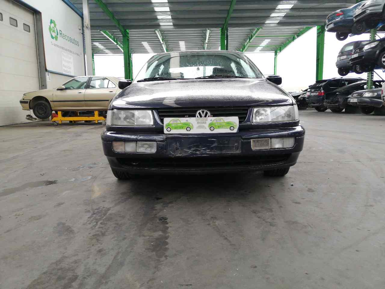 VOLKSWAGEN Passat B3 (1988-1993) Крыло переднее левое AZUL 19767726