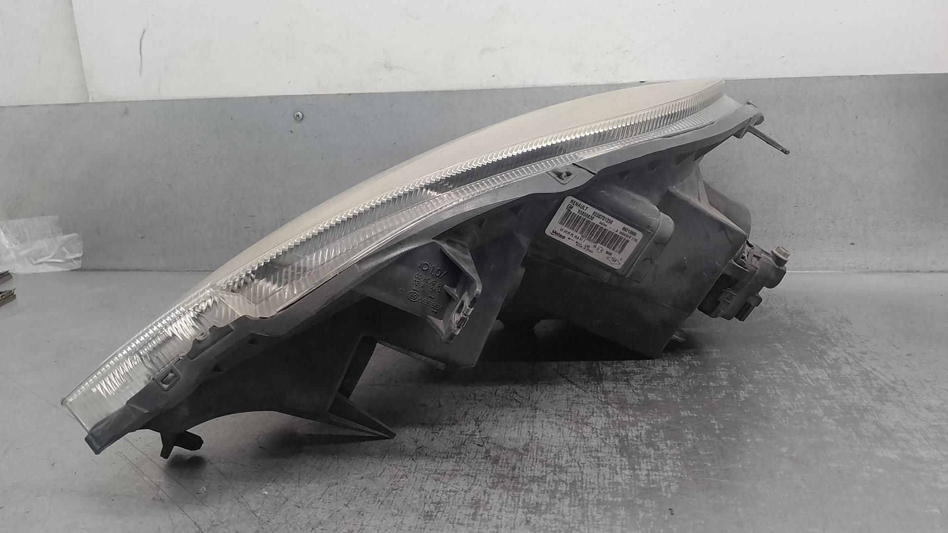 OPEL Vivaro A (2002-2006) Front Right Headlight 8200701356, 5PUERTAS 24227753