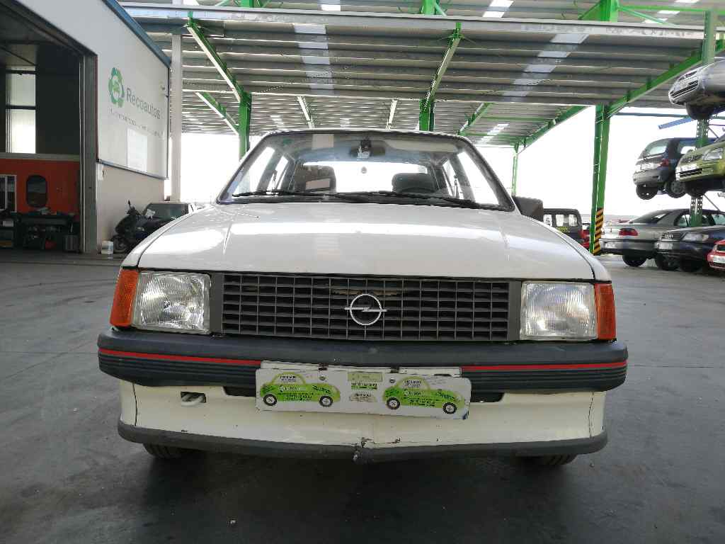 OPEL Corsa A (1982-1993) Бампер задний 4PUERTAS 19742577