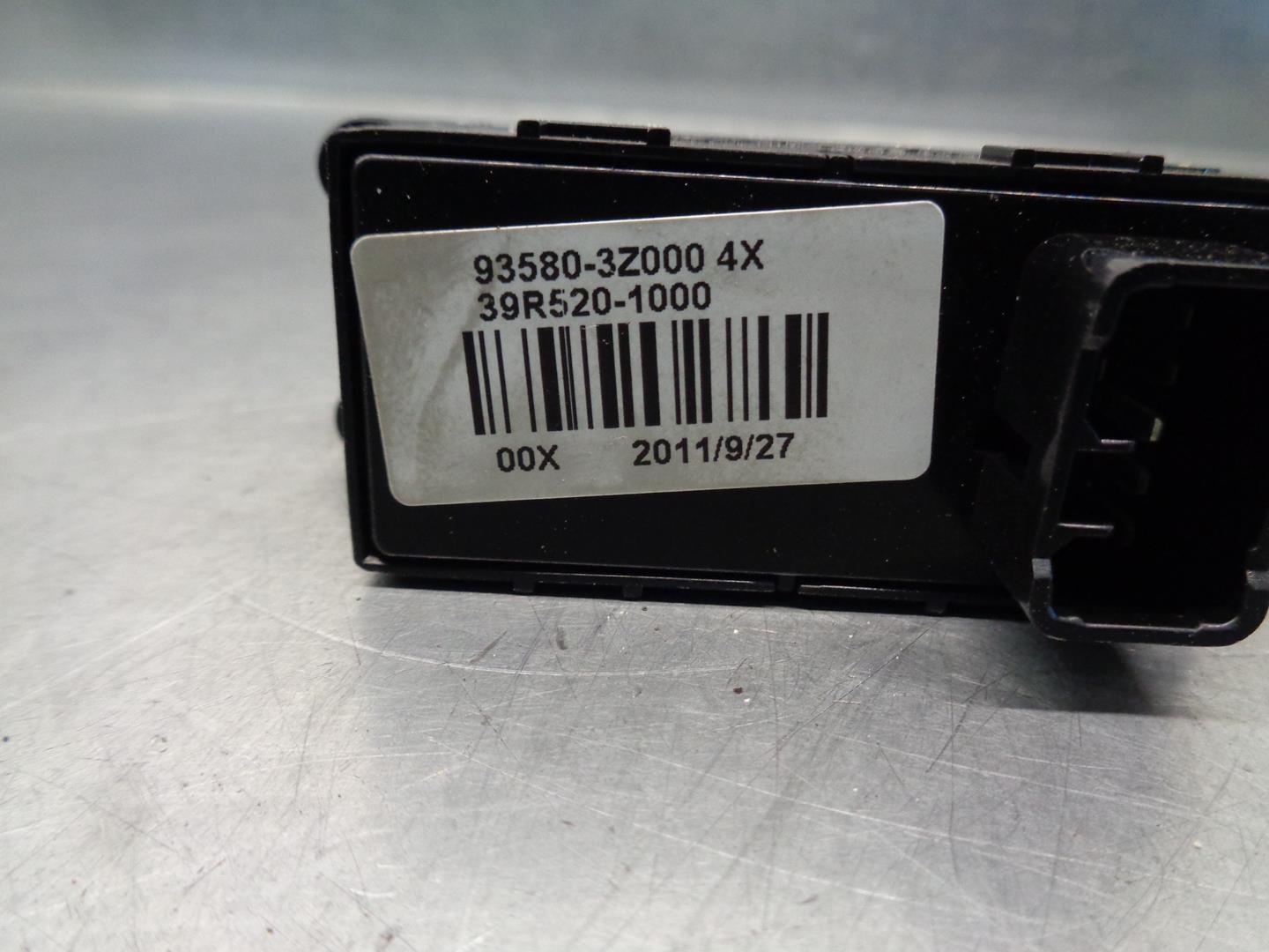 HYUNDAI i40 VF (1 generation) (2011-2020) Rear Right Door Window Control Switch 935803Z0004X 24122353