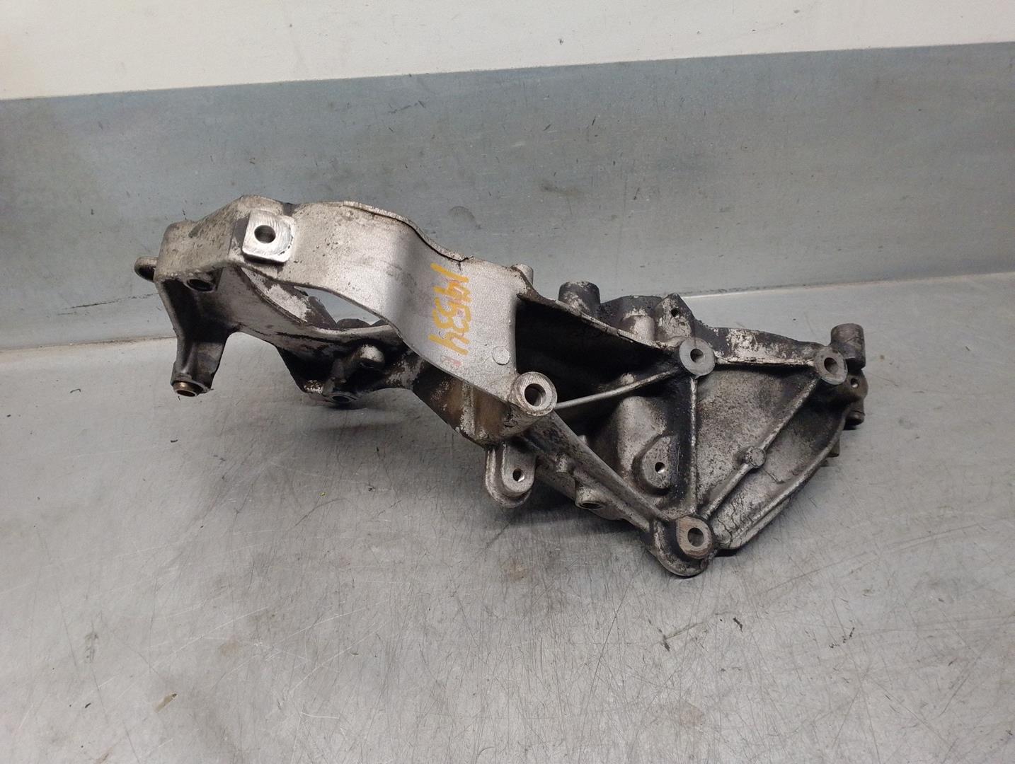 RENAULT Alternator bracket 8200016644 24197842