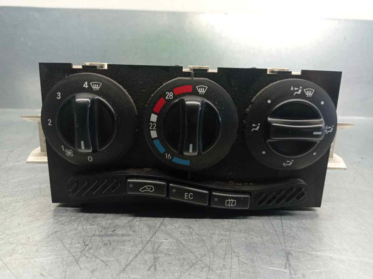 MERCEDES-BENZ A-Class W168 (1997-2004) Climate  Control Unit 1688300485,K113598 19840138