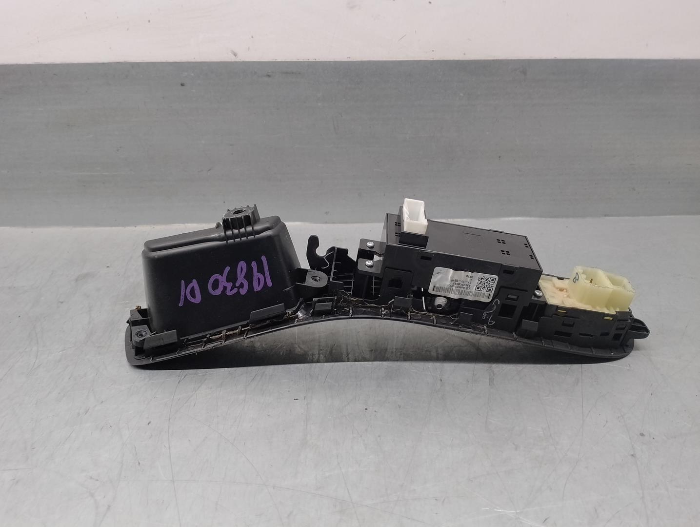 HYUNDAI i20 IB (2 generation) (2014-2020) Front Left Door Window Switch 93570C8041 24206659