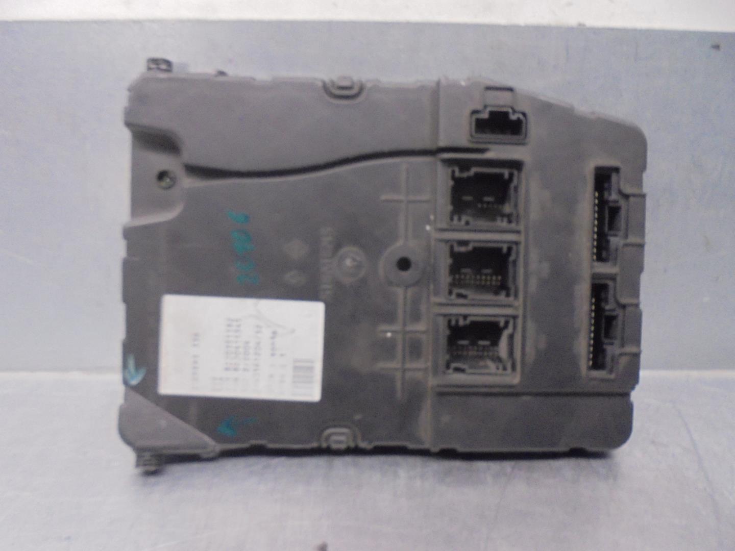 RENAULT Megane 2 generation (2002-2012) Fuse Box 8200351182, S118400150C, SIEMENS 24223109