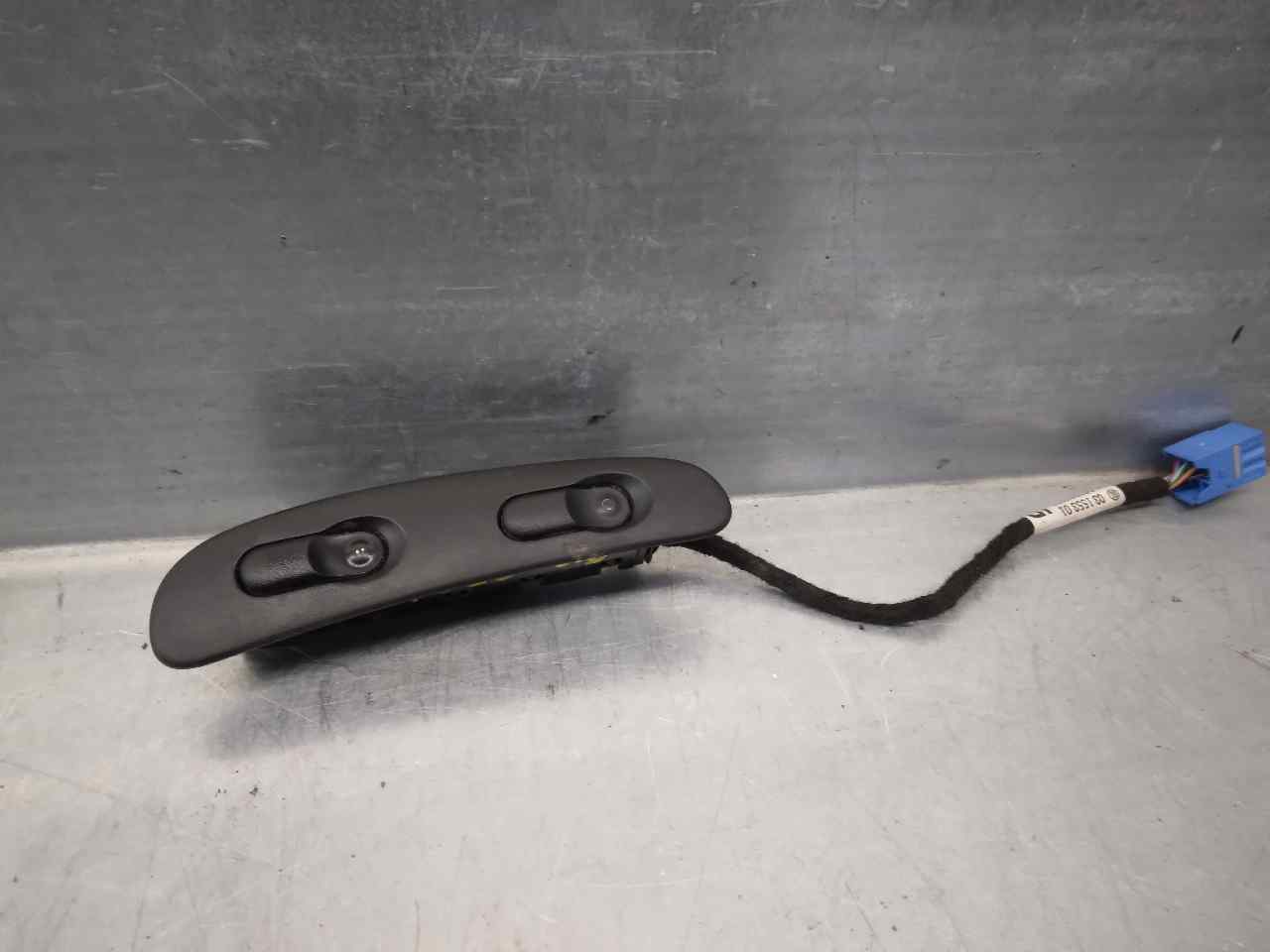 OPEL Vectra B (1995-1999) Front Right Door Window Switch 90433372,03155301,4PUERTAS 19904719