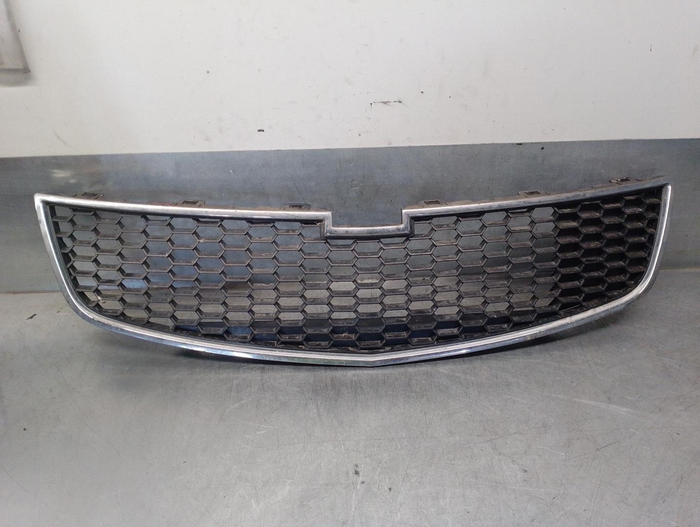 CHEVROLET Cruze 1 generation (2009-2015) Radiator Grille 96850786 21720902