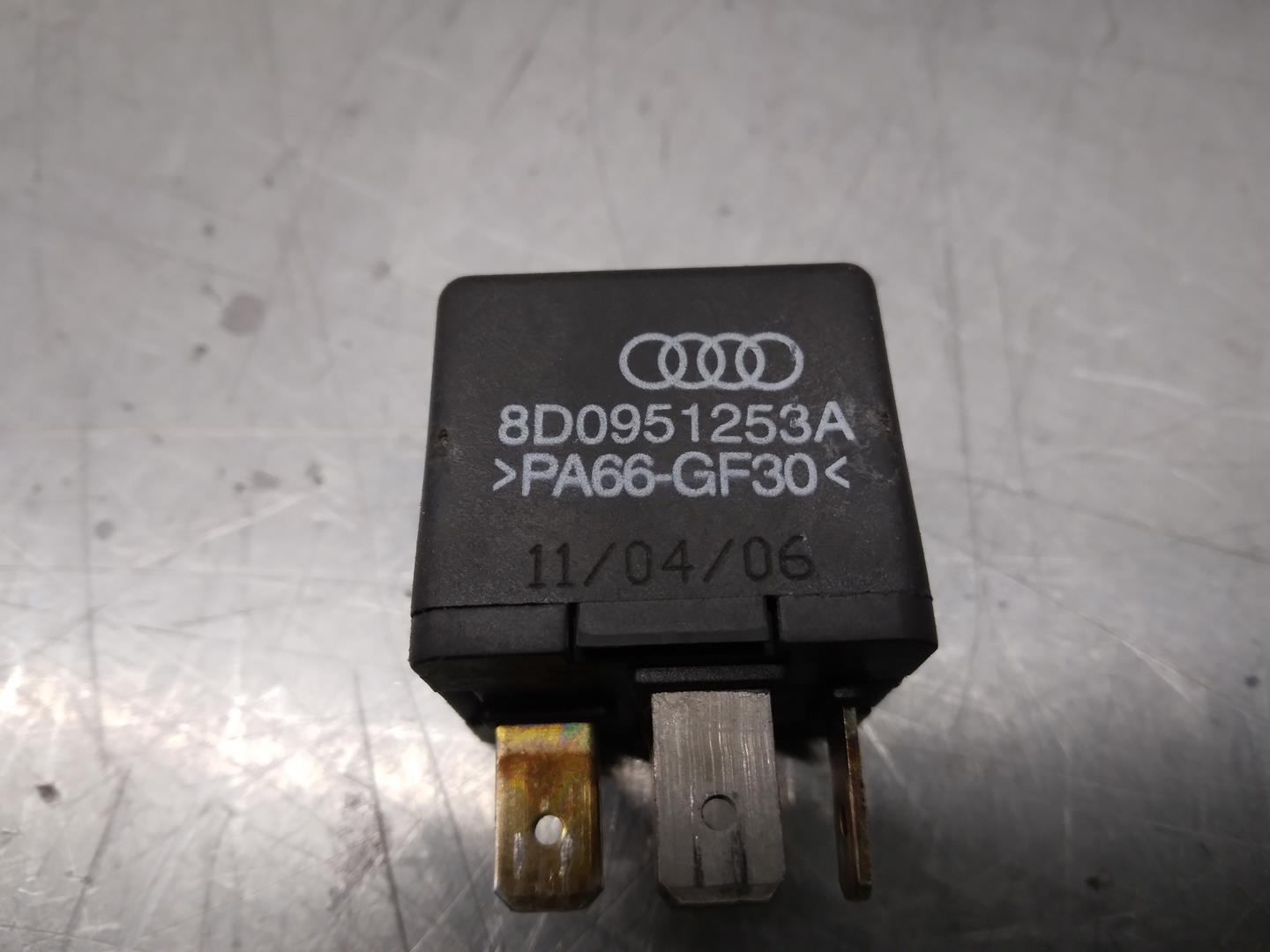 AUDI A4 B5/8D (1994-2001) Rėlė 8D0951253A 20601861