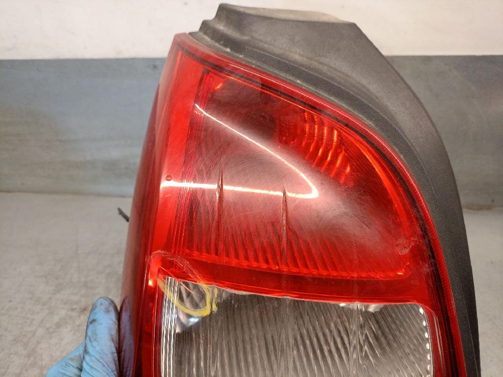 Pisca tras esquerdo K9K17 8200387888 de Renault Twingo ii (cn0_) 2007-0 64 CV con 271000 km - pieza usada