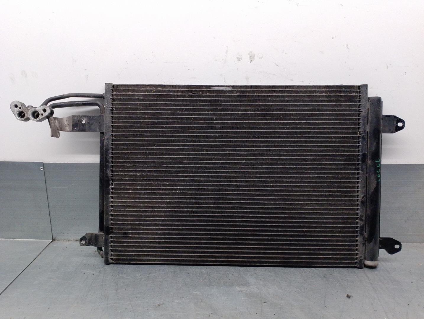 SEAT Toledo 3 generation (2004-2010) Охлаждающий радиатор 1K0820411AJ, 1K0820411AH, MODINE 24187483