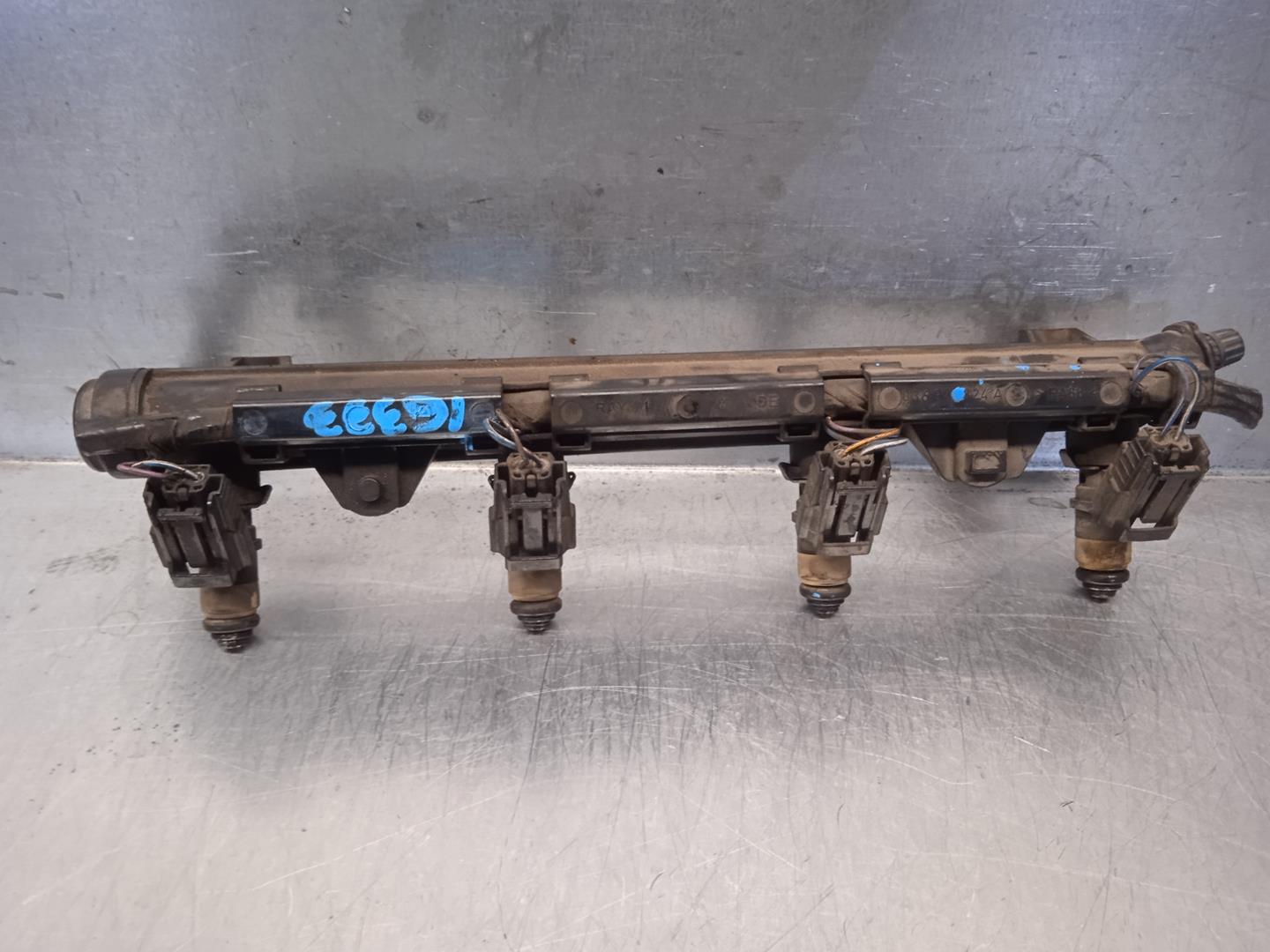 SEAT Cordoba 2 generation (1999-2009) Fuel Rail 036133320, SIEMENS 19836905