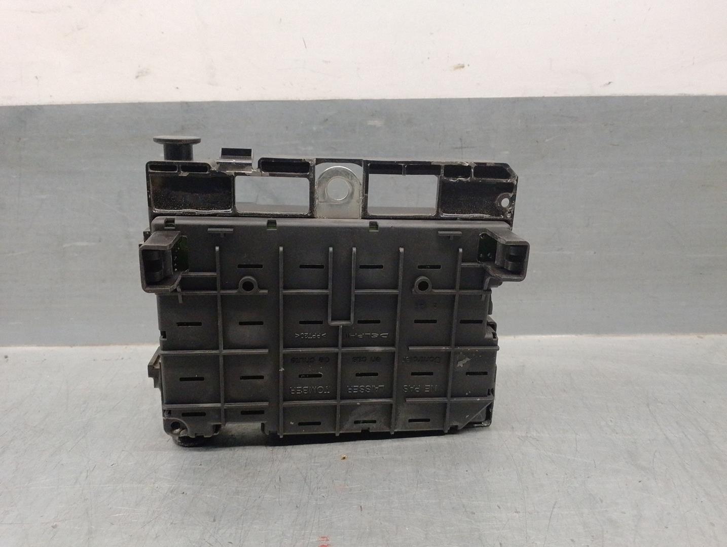 PEUGEOT 307 1 generation (2001-2008) Fuse Box 9650664080, 44439549, DELPHI 24207406