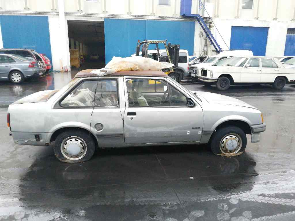 OPEL Corsa A (1982-1993) Vasemman etuoven lukko 3PUERTAS, 90120862+ 19714025