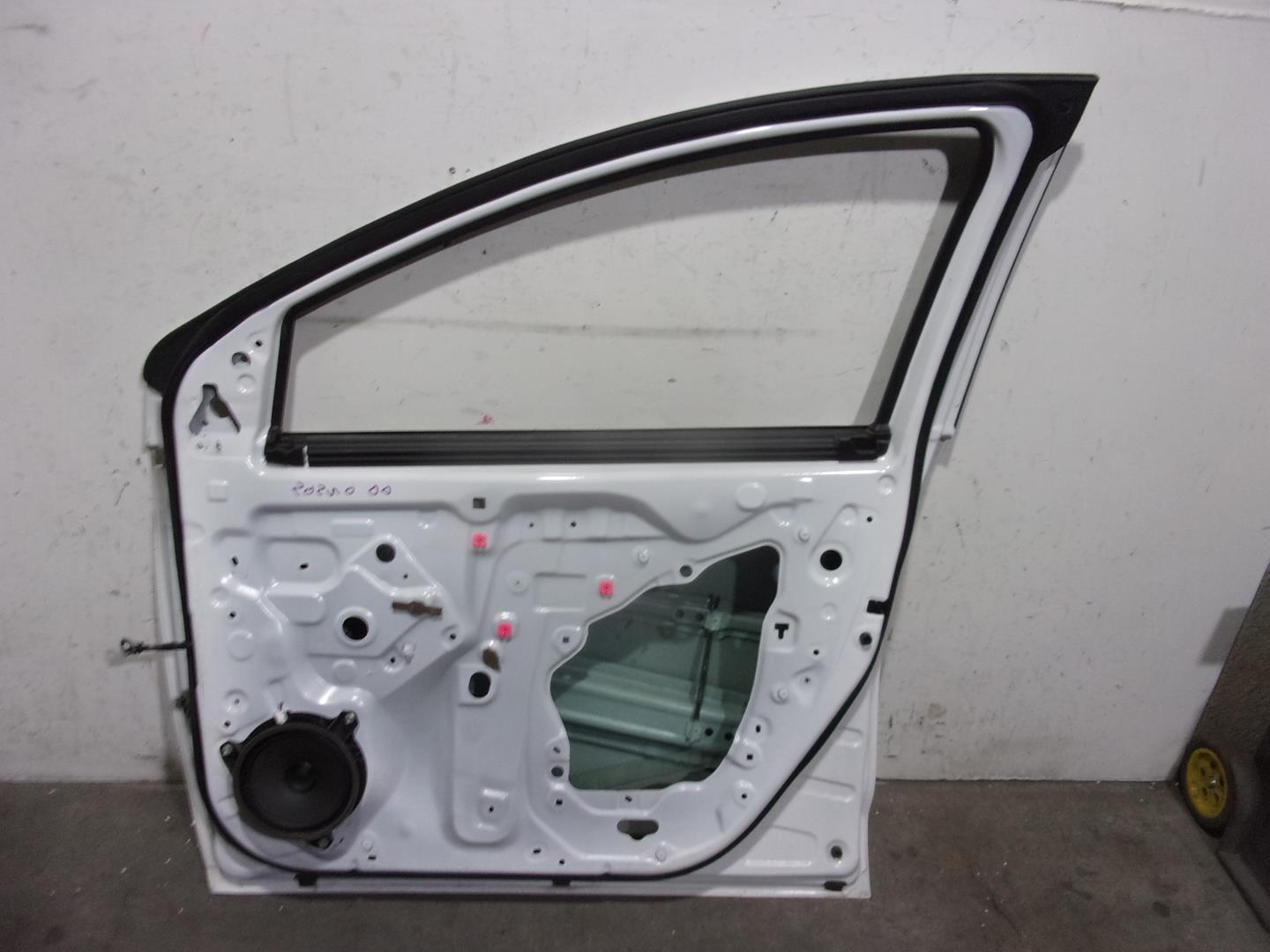 TOYOTA Yaris 3 generation (2010-2019) Front Right Door 67001K0020, BLANCA, 5PUERTAS 24550847