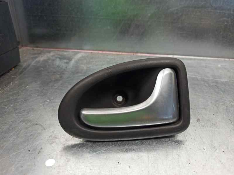 TOYOTA Clio 2 generation (1998-2013) Right Rear Internal Opening Handle 7700423888 19695236