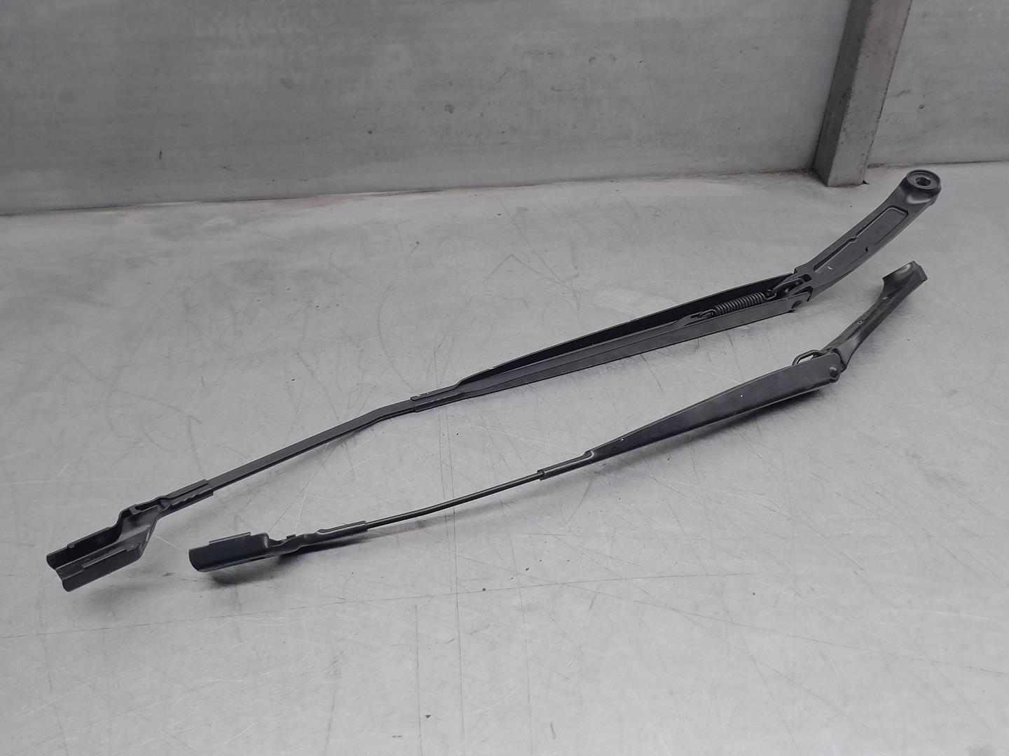 FIAT Tipo 2 generation (2015-2024) Front Wiper Arms 3420C477, 1920C477 24203680