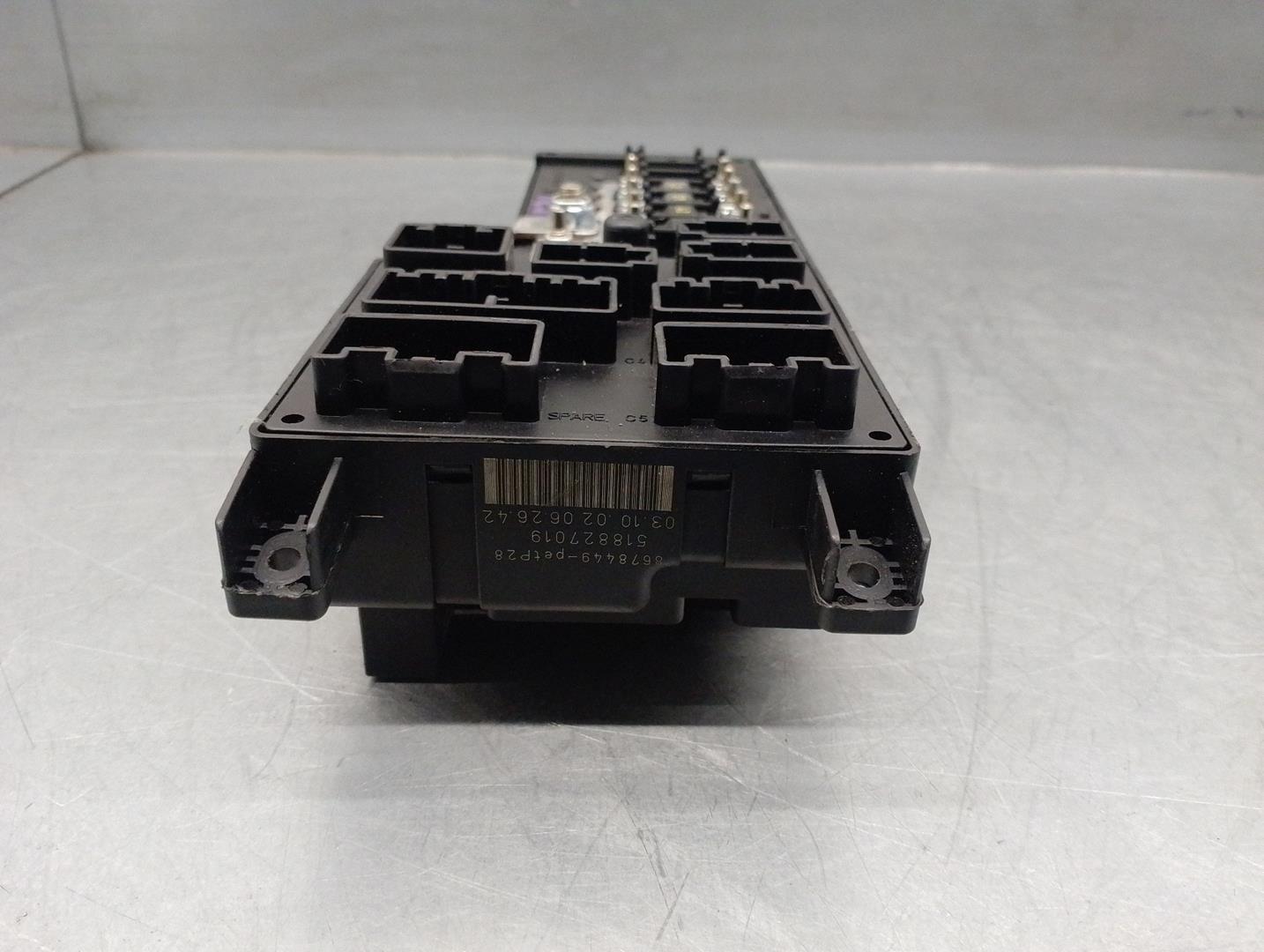 VOLVO XC90 1 generation (2002-2014) Fuse Box 518827019,8678449 24205297