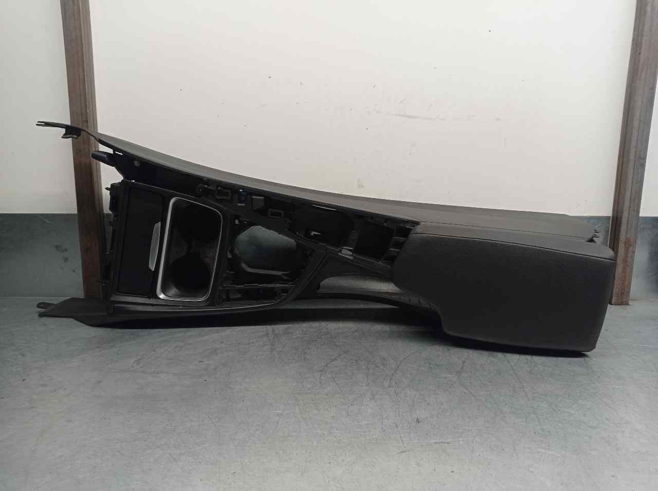 BMW 3 Series F30/F31 (2011-2020) Подлокотник 9235467 24134611