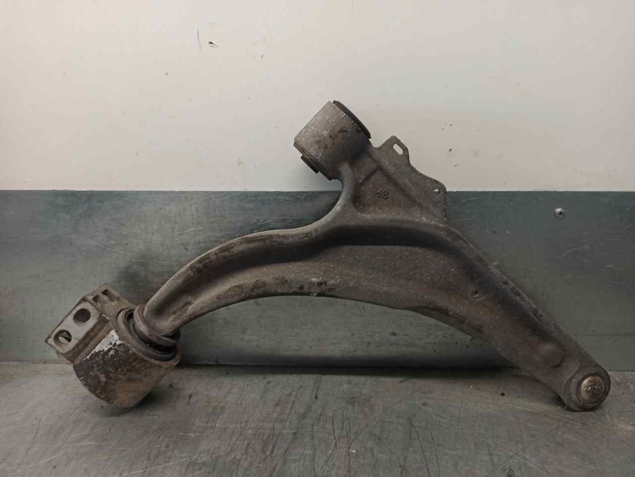 CHEVROLET Cruze 1 generation (2009-2015) Front Left Arm 19804609