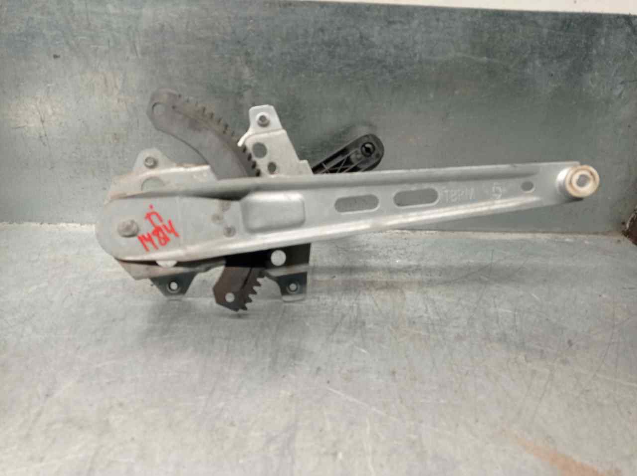 HYUNDAI Getz 1 generation (2002-2011) Rear left door window lifter 834011C000, MANUAL, 5PUERTAS 19789138