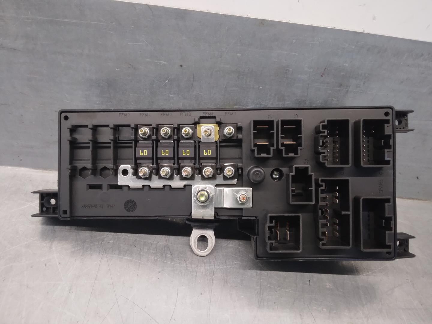 VOLVO V70 2 generation (2000-2008) Fuse Box 8678449 20776673