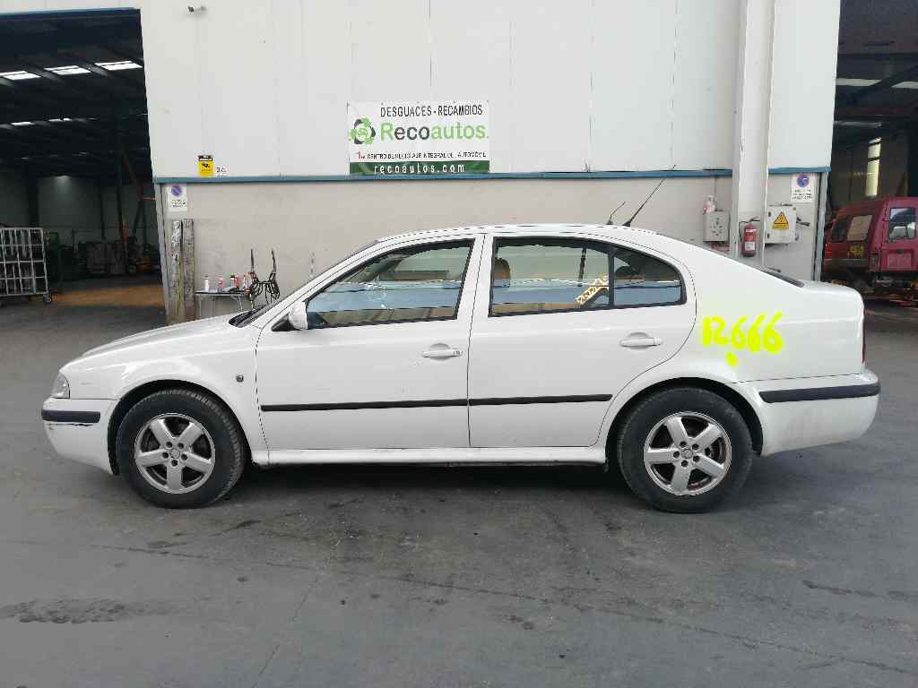 VAUXHALL Octavia 1 generation (1996-2010) Priekinių kairių durų išorinė rankenėlė 19730367