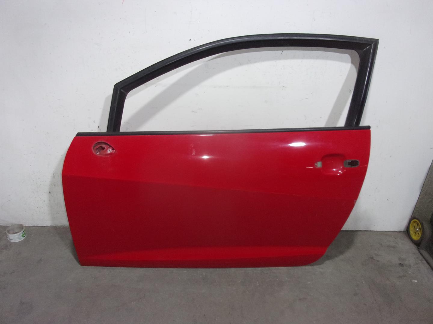 SEAT Ibiza 3 generation (2002-2008) Дверь передняя левая 6J4831055, ROJA, 3PUERTAS 23754178