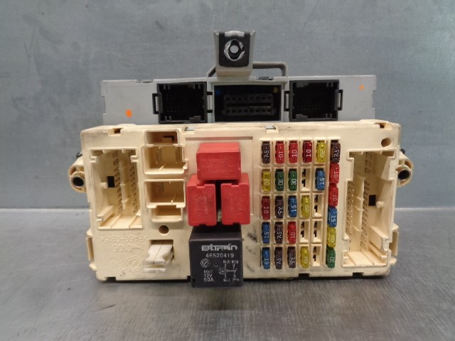 VAUXHALL Stilo 1 generation (2001-2010) Fuse Box 46797609 19833693