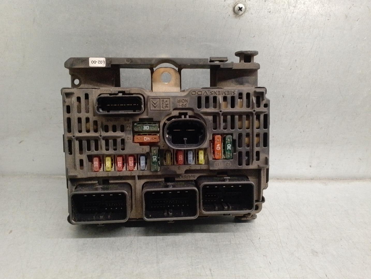 PEUGEOT 407 1 generation (2004-2010) Fuse Box 9656593880, S118983002, BSM 24197425