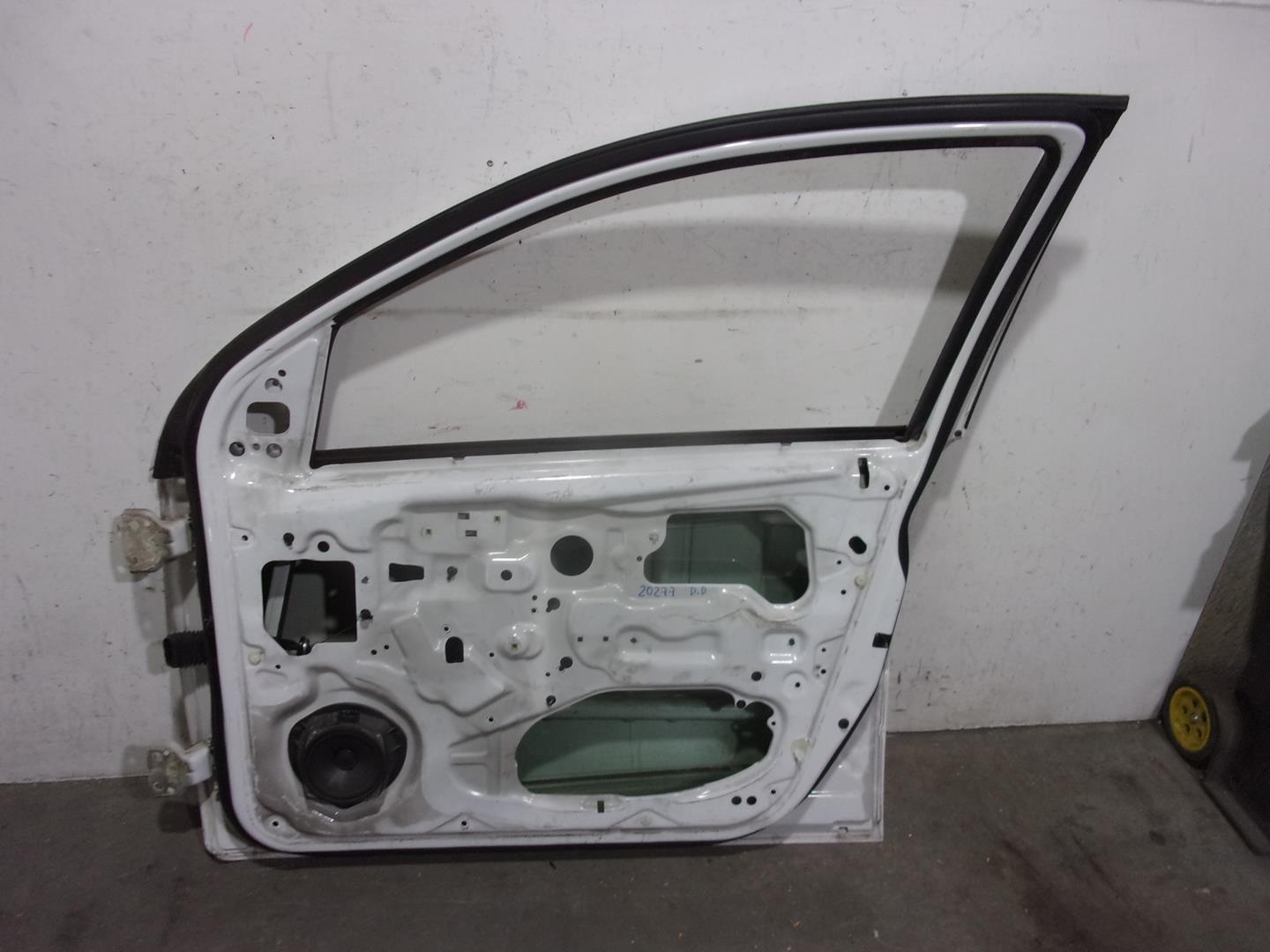 CHEVROLET Aveo T200 (2003-2012) Front Right Door 96897590, BLANCA, 5PUERTAS 24452025