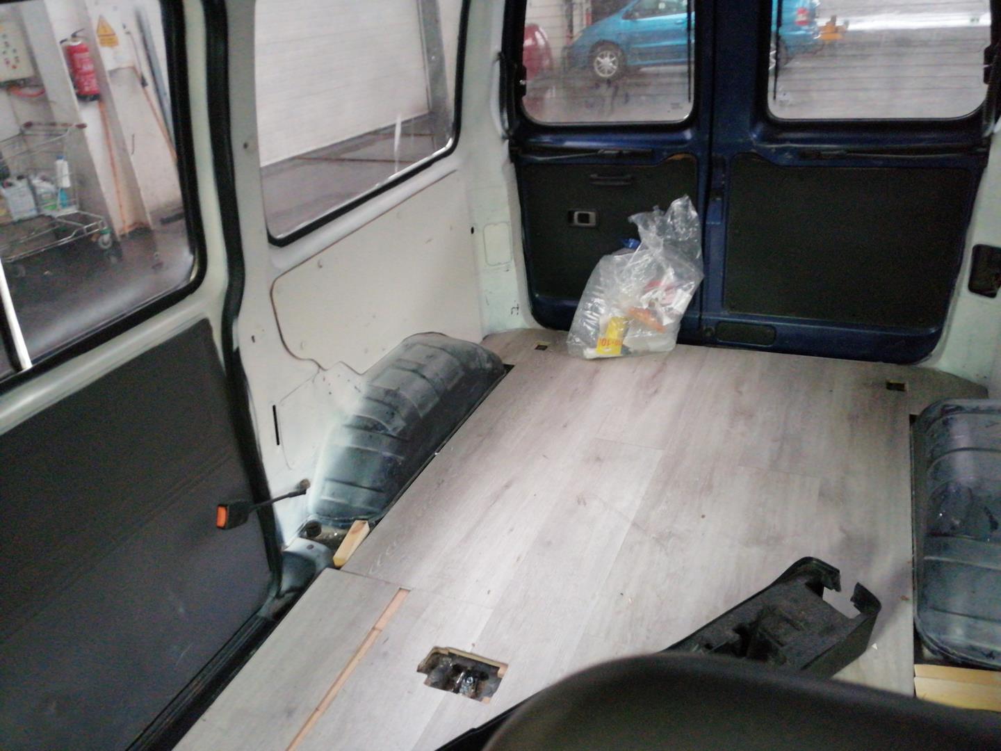 NISSAN VANETTE CARGO Minibus / passenger (HC 23) Air Condition Pump 926008C810, 670B889998, CALSONIC 24171680