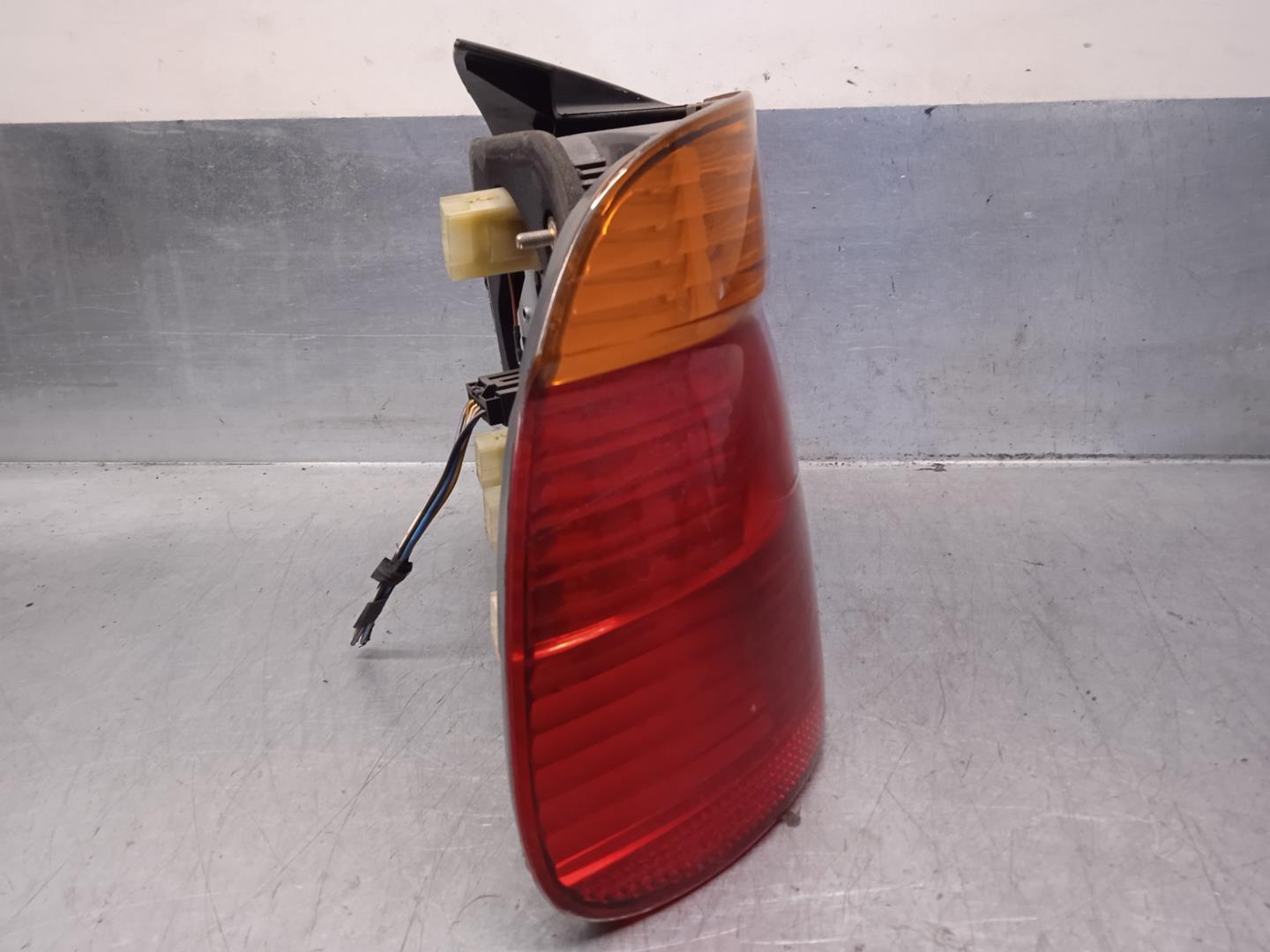 BMW 5 Series E39 (1995-2004) Rear Left Taillight 63216900209, 6PINES, 4PUERTAS 19877979