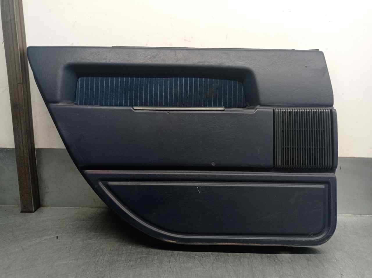 VOLVO 740 1 generation (1983-1992) Moulure de porte arrière gauche 1345335 24121774