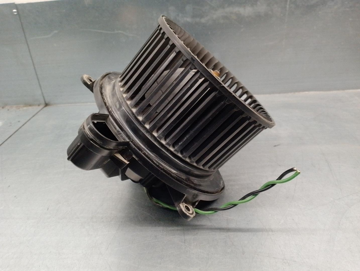 JEEP Grand Cherokee 4 generation (WK) (2004-2024) Motor încălzitor interior 68020234AA, 939740F, VALEO 24186791