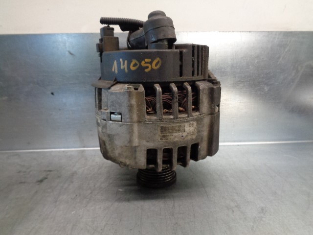 VOLVO V40 1 generation (1996-2004) Alternator SG12B071, VALEO 19768315