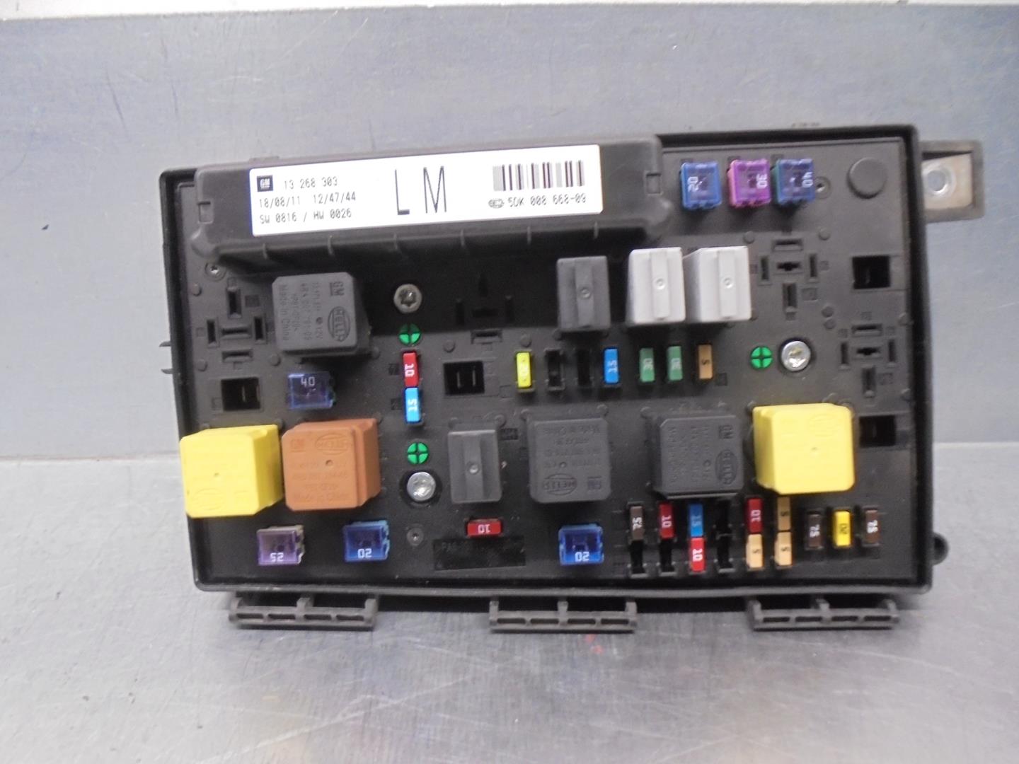 OPEL Zafira B (2005-2010) Fuse Box 13268303, 5DK00866809, HELLA 24189161