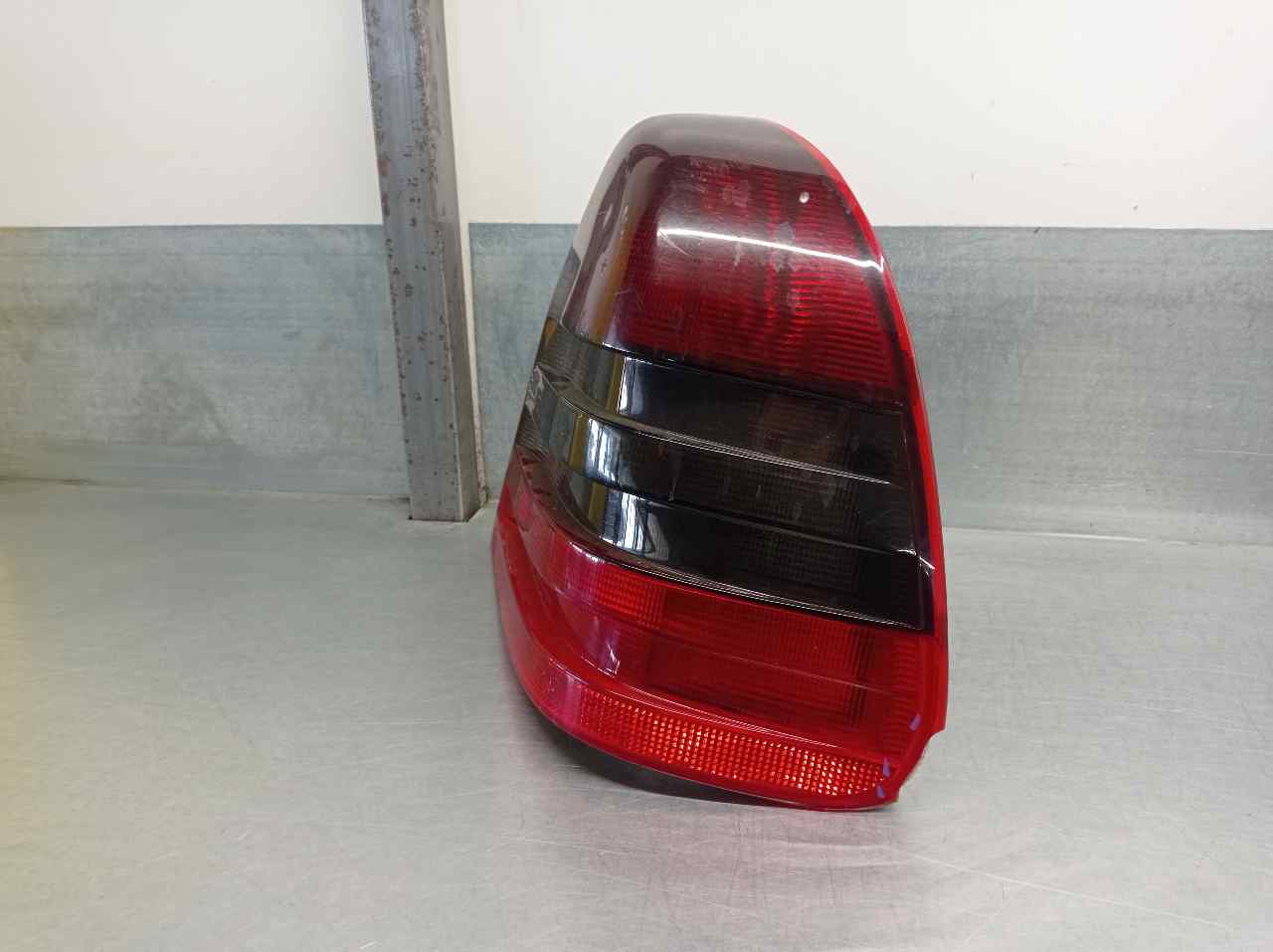 MERCEDES-BENZ C-Class W202/S202 (1993-2001) Rear Right Taillight Lamp 2028203664, 4PUERTAS 21721553