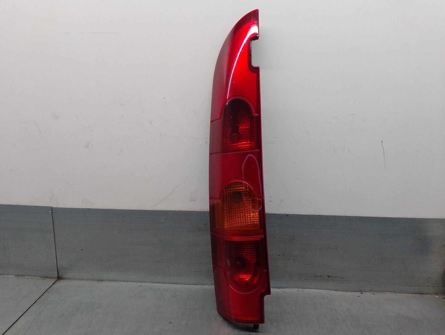 MERCEDES-BENZ Rear Left Taillight 8200150620, 6PUERTAS 24207715