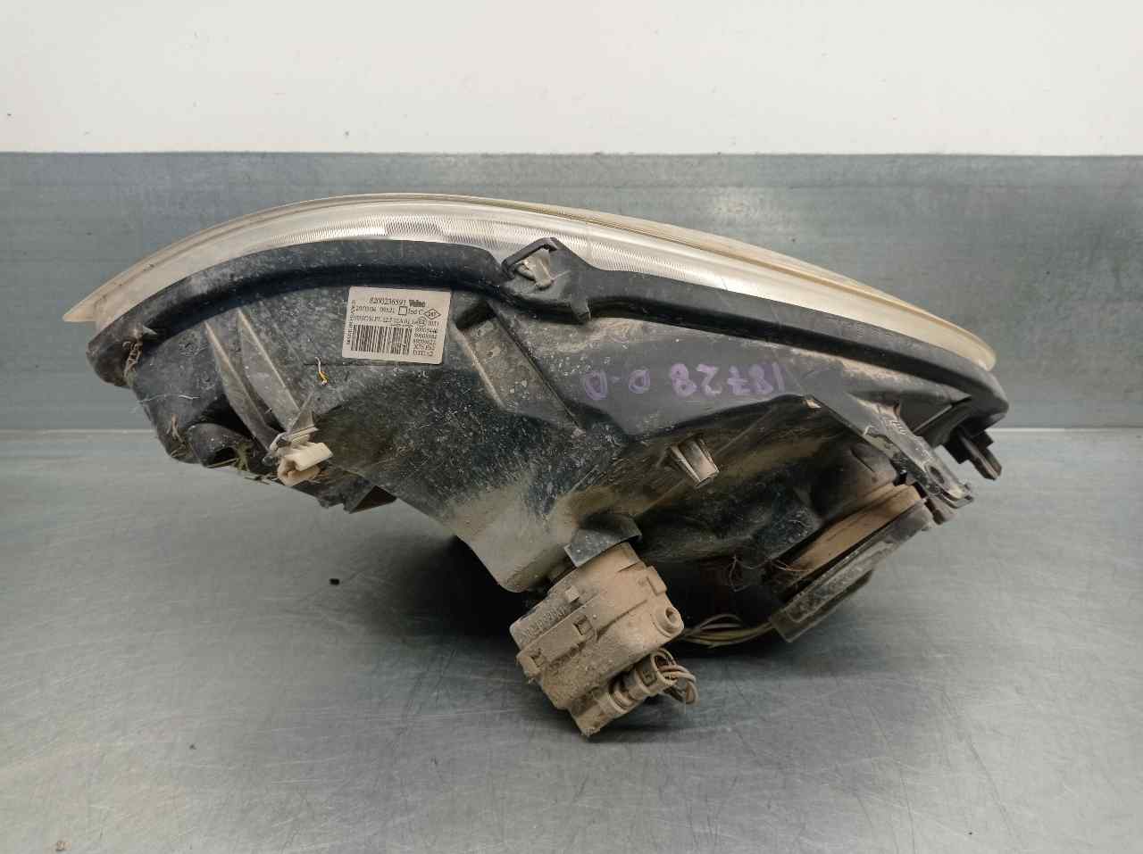 NISSAN Front Right Headlight 8200236591, 4PUERTAS 21723336