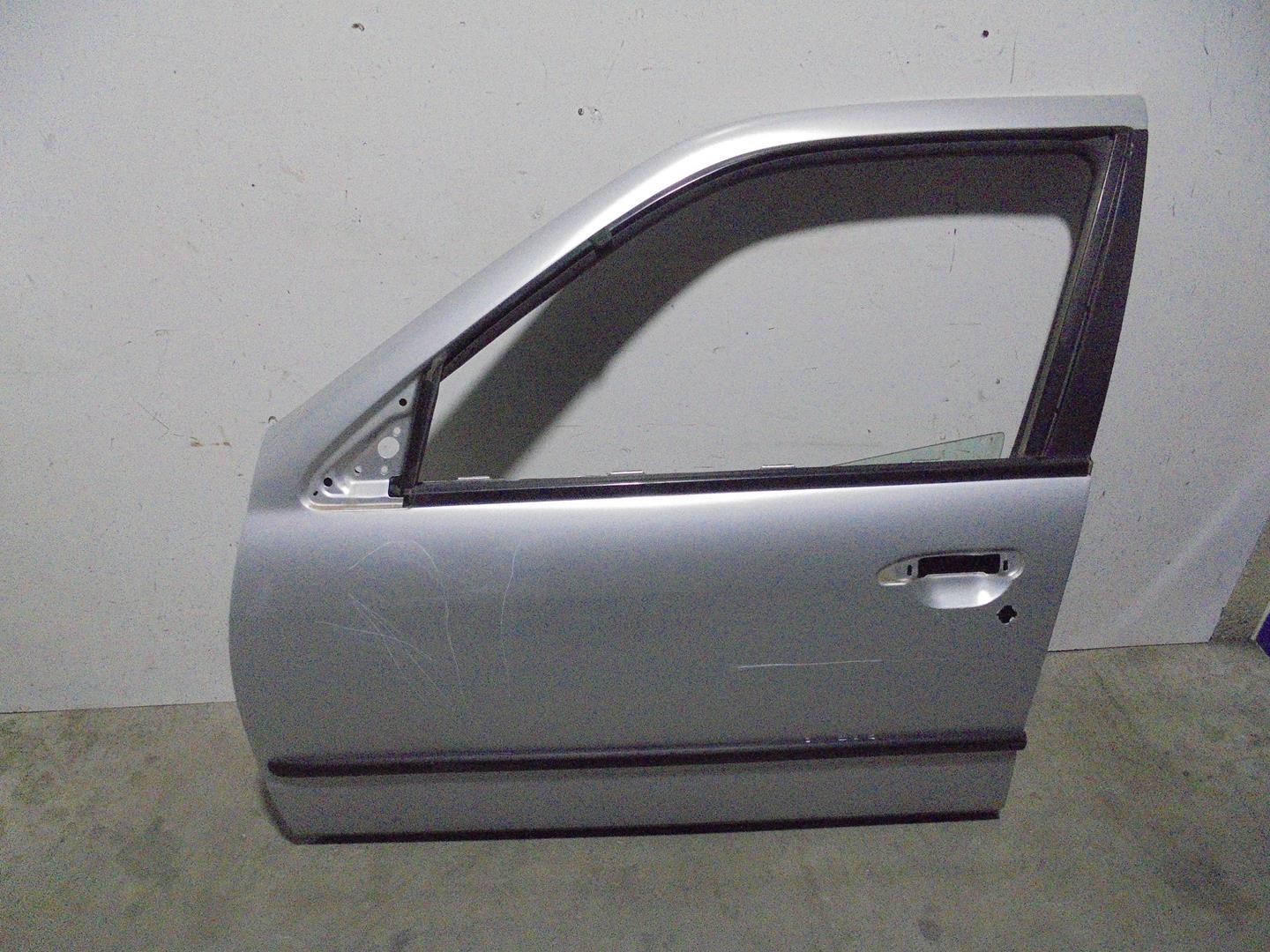 NISSAN Primera P11 (1996-2002) Venstre foran dør GRIS, 5PUERTAS 19769647