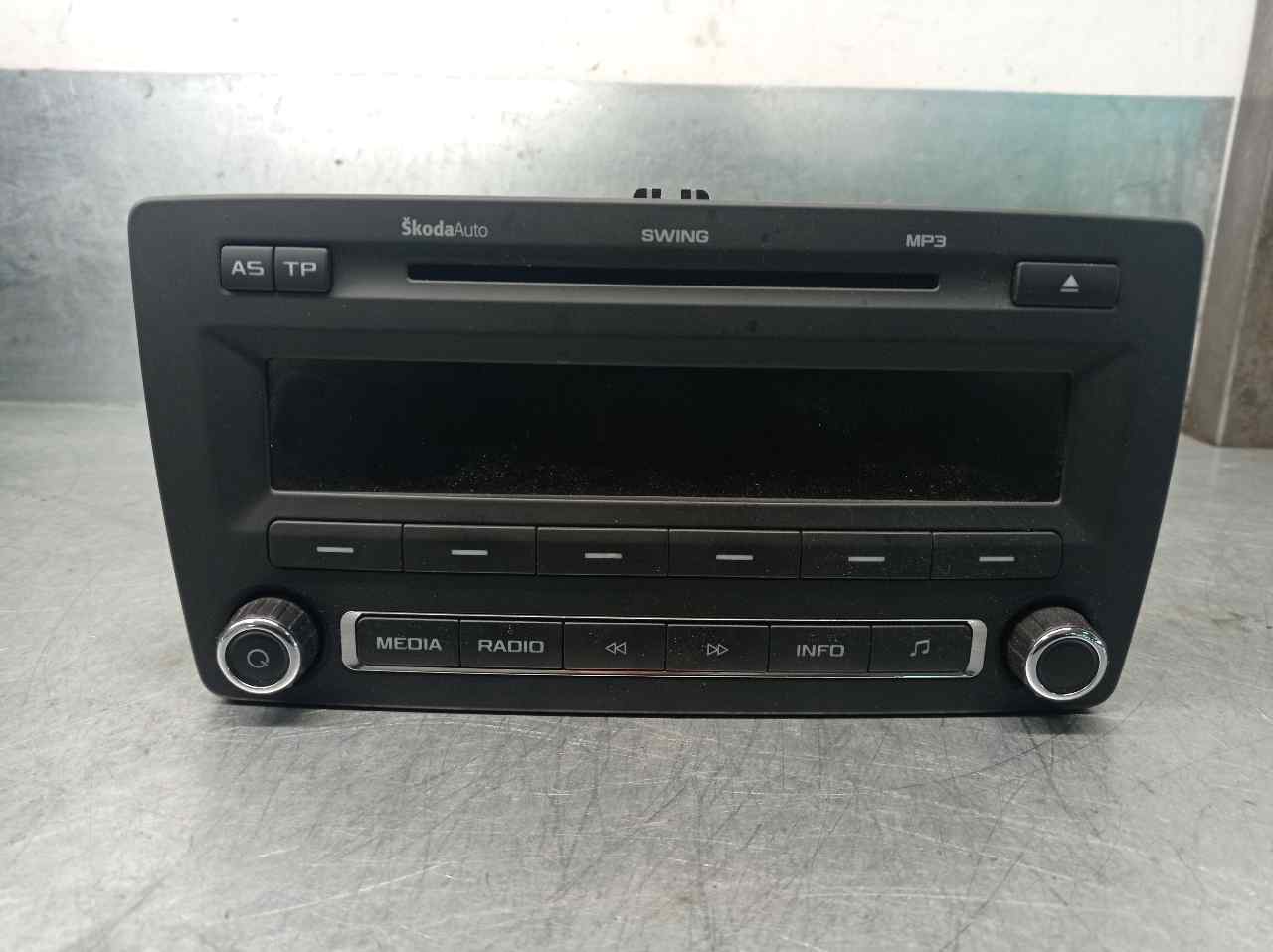 SKODA Octavia 2 generation (2004-2013) Music Player Without GPS 1Z0035161F 19788985