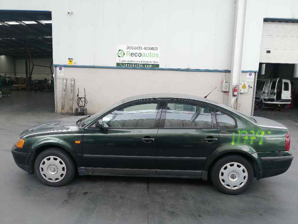 VOLKSWAGEN Passat B5 (1996-2005) Стартер LGK, LGK+330776 19705681