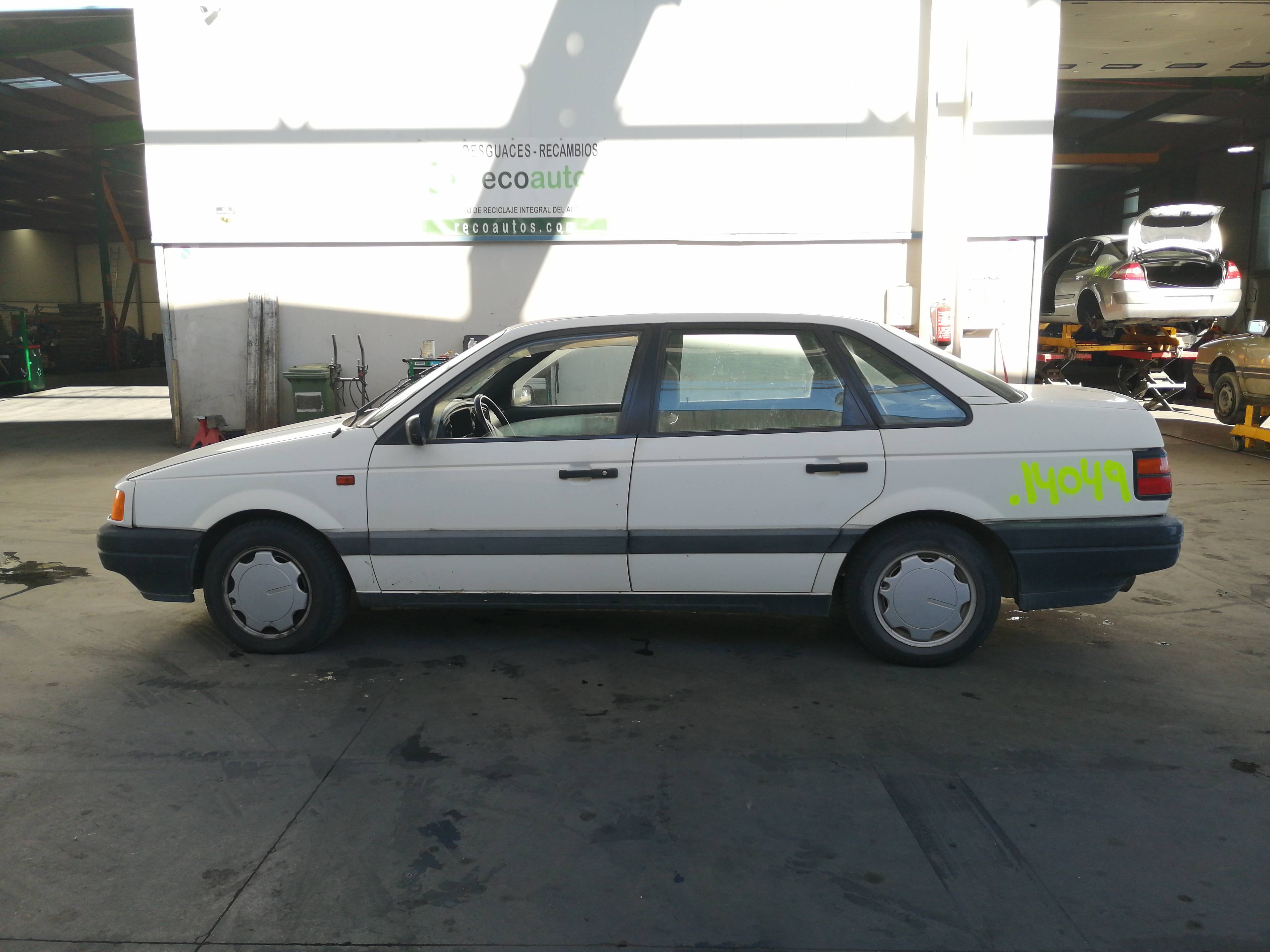 FORD Passat B3 (1988-1993) Kapotas +BLANCO 19768284