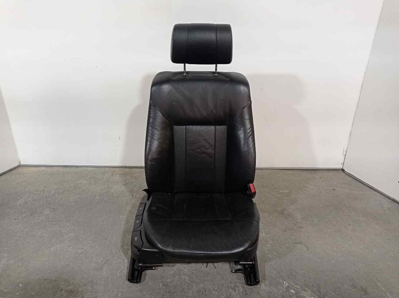 BMW 5 Series E39 (1995-2004) Front Right Seat 4739480, CUERONEGRO, 4PUERTAS 20802490