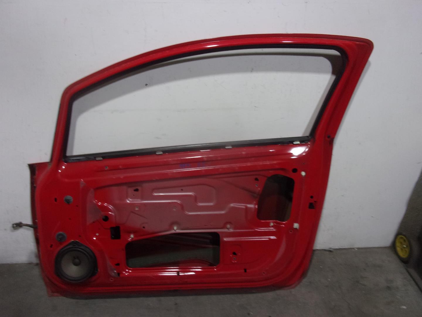 OPEL Corsa D (2006-2020) Front Right Door 124089, ROJA, 3PUERTAS 24211926