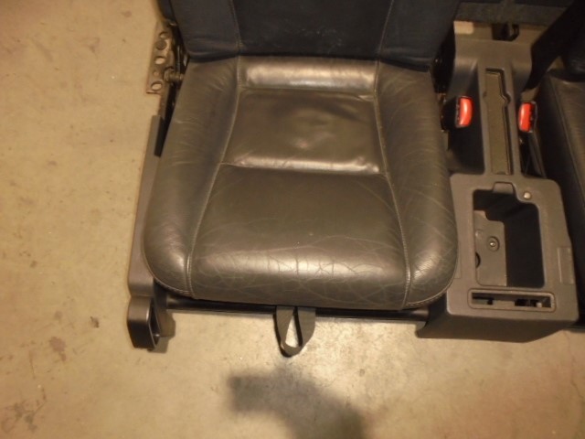 VOLVO XC90 1 generation (2002-2014) Seats 3ªFILA,CUERONEGRO,5PUERTAS 19811720