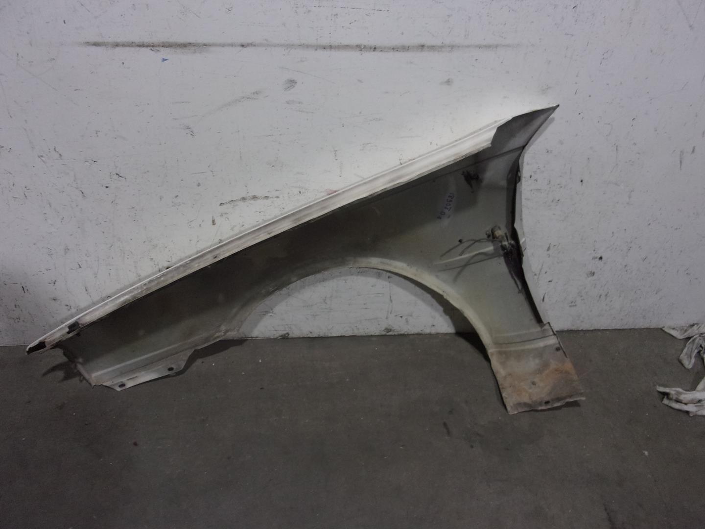 VOLVO 460 1 generation (1988-1996) Front Right Fender BLANCA,4806854 21570890