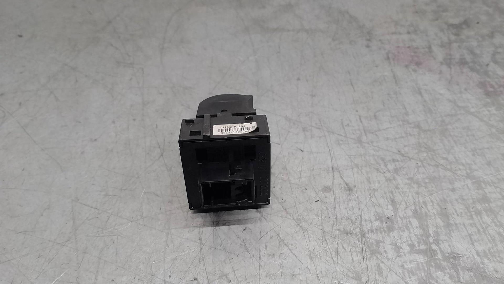 FIAT Grande Punto 1 generation (2006-2008) Front Left Door Window Switch 735500050 23888589