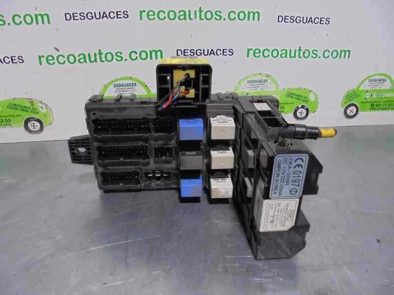 Caja de relés / fusibles D4EA 9540026500 de Hyundai Santa fé i (sm) 2001-2006 113 CV con 1 km