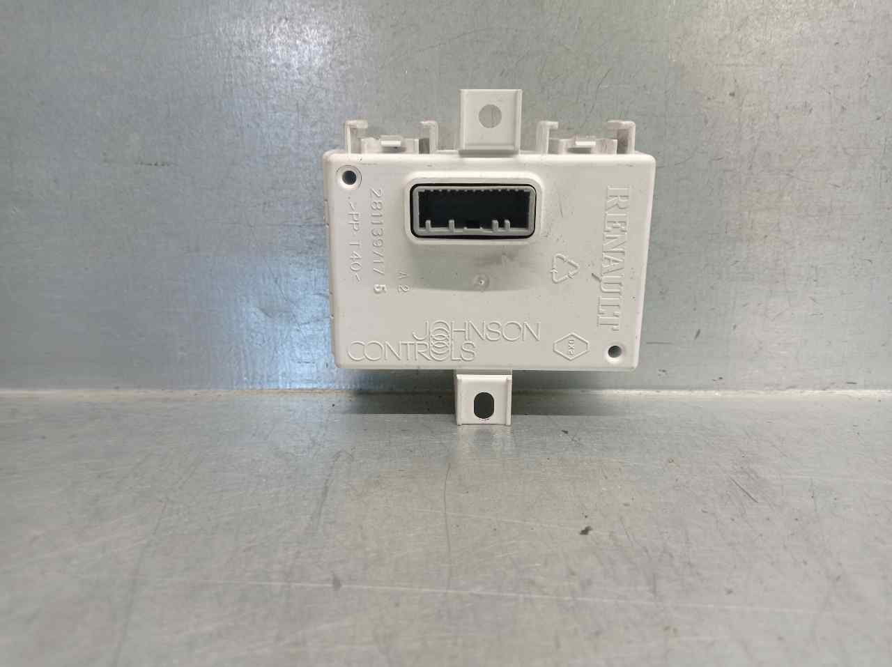 RENAULT Clio 3 generation (2005-2012) Other Control Units 283467937R, VPGR1F14B115BB, JOHNSONCONTROLS 21723758