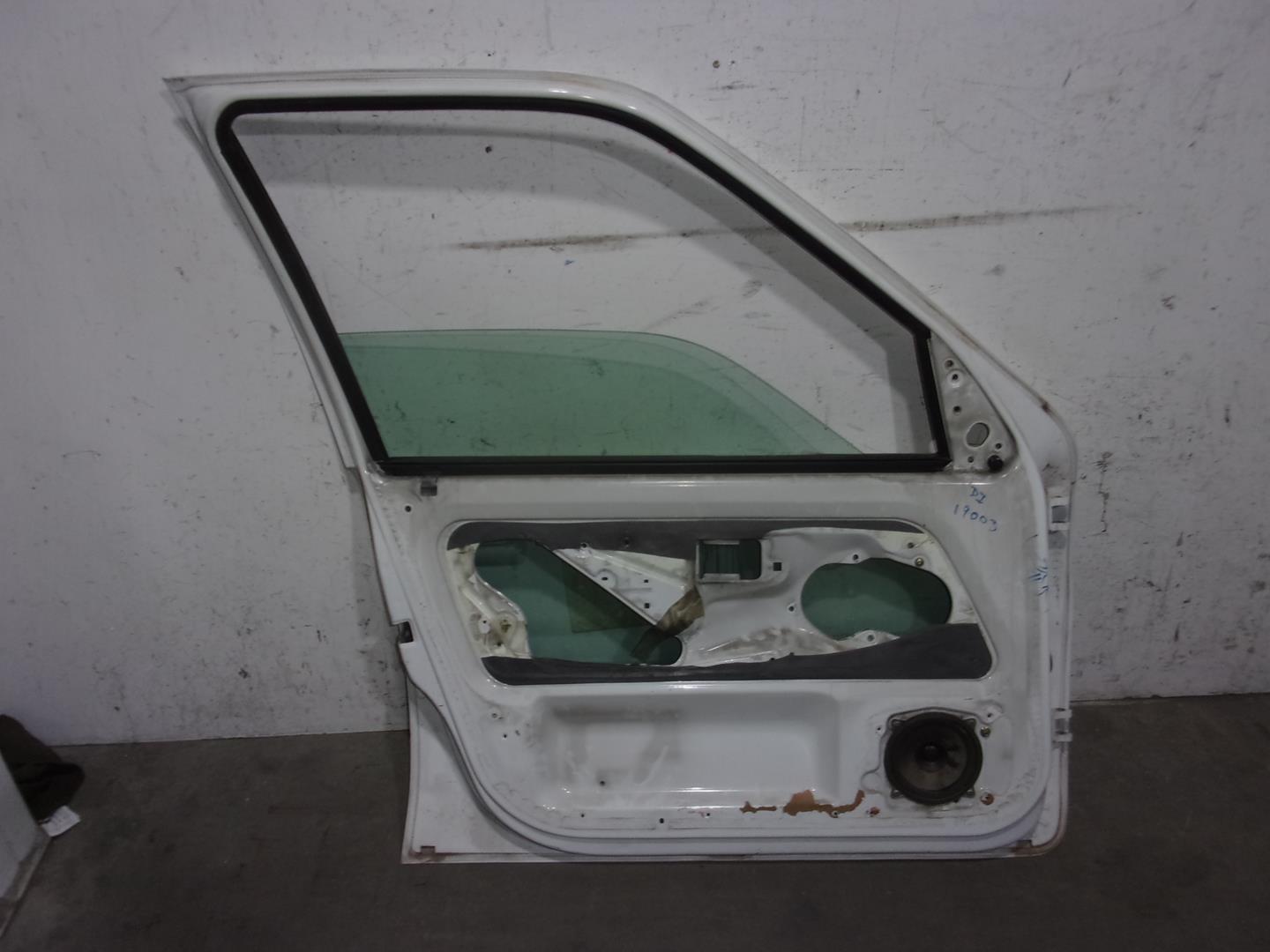 PEUGEOT Front Left Door 9002H9,BLANCAROTULADA,5PUERTAS 21732396